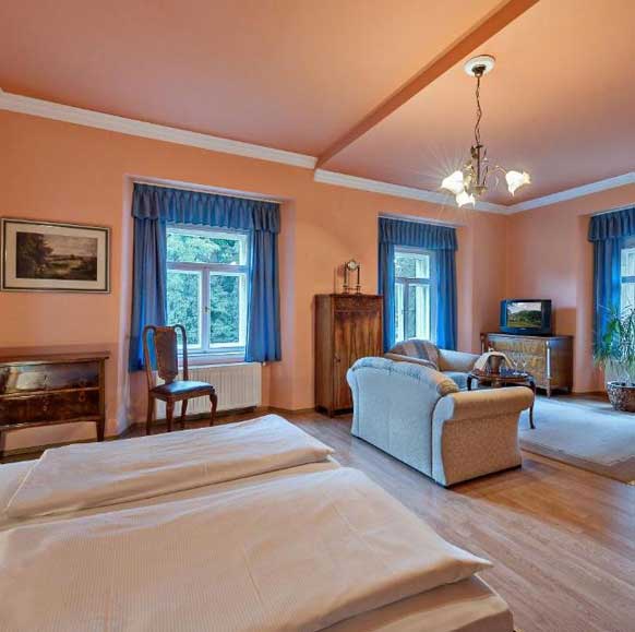  Schloßhotel Althörnitz
 im Zittauer Gebirge